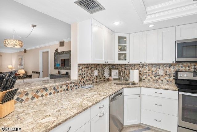 4300 Belair LN 1, Naples, FL 34103