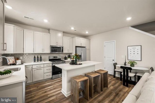 854 GRAPHITE DR, Phoenixville, PA 19460