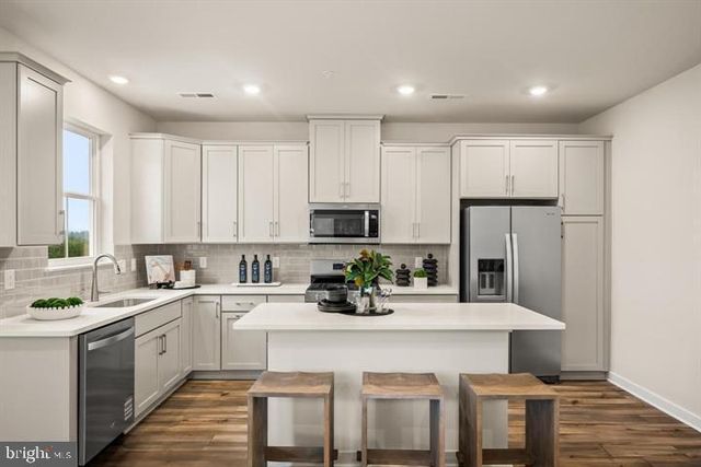 854 GRAPHITE DR, Phoenixville, PA 19460