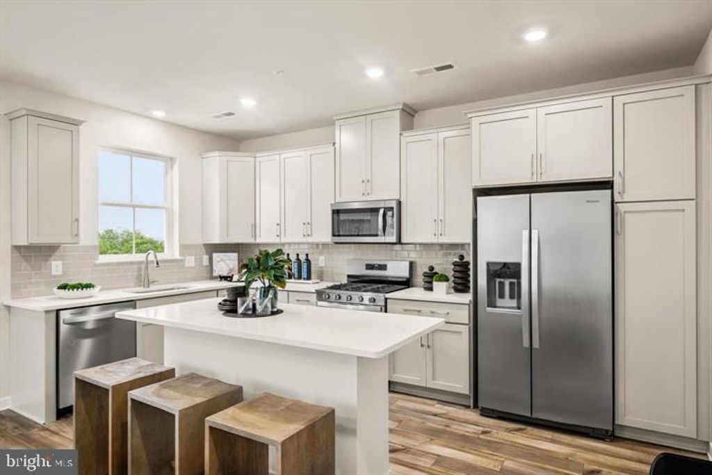 854 GRAPHITE DR, Phoenixville, PA 19460