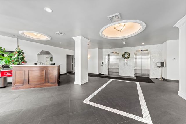 2400 Presidential Way 1706, West Palm Beach, FL 33401