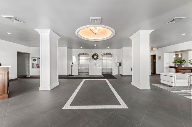 2400 Presidential Way 1706, West Palm Beach, FL 33401