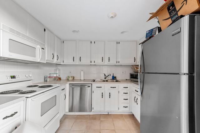 2400 Presidential Way 1706, West Palm Beach, FL 33401