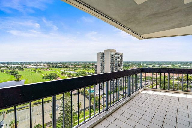 2400 Presidential Way 1706, West Palm Beach, FL 33401