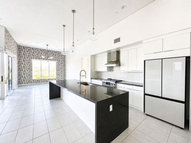 460 Palladium Boulevard, Palm Springs, CA 92262