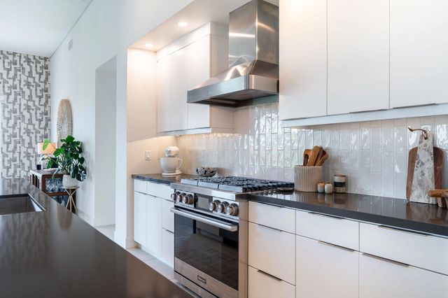 460 Palladium Boulevard, Palm Springs, CA 92262