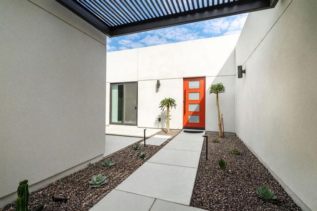 460 Palladium Boulevard, Palm Springs, CA 92262