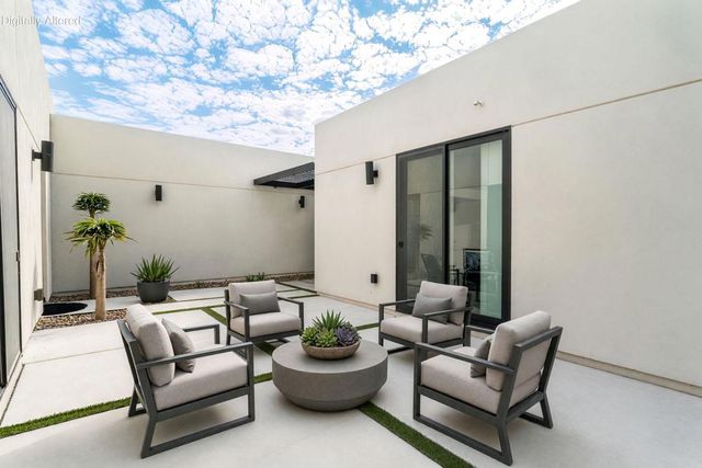 460 Palladium Boulevard, Palm Springs, CA 92262