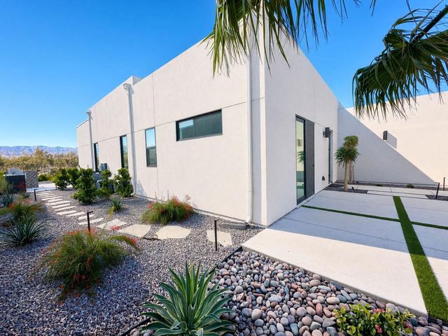460 Palladium Boulevard, Palm Springs, CA 92262