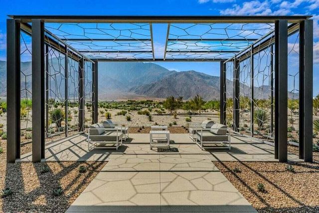 460 Palladium Boulevard, Palm Springs, CA 92262