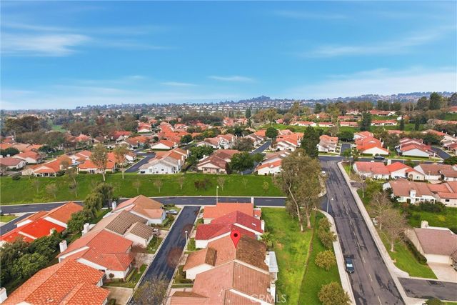 27880 Via Sarasate, Mission Viejo, CA 92692