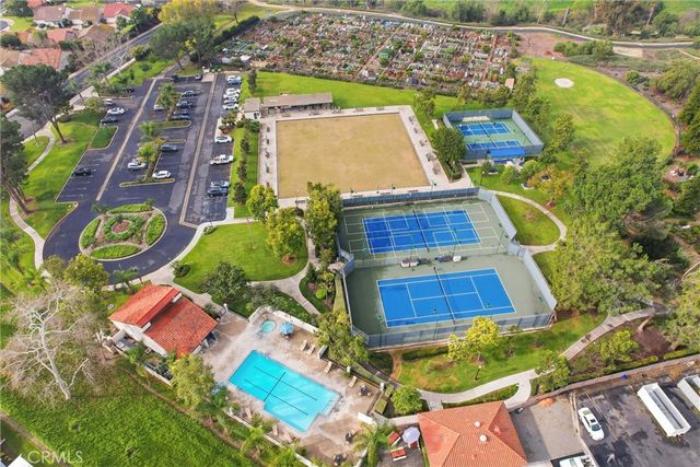 27880 Via Sarasate, Mission Viejo, CA 92692