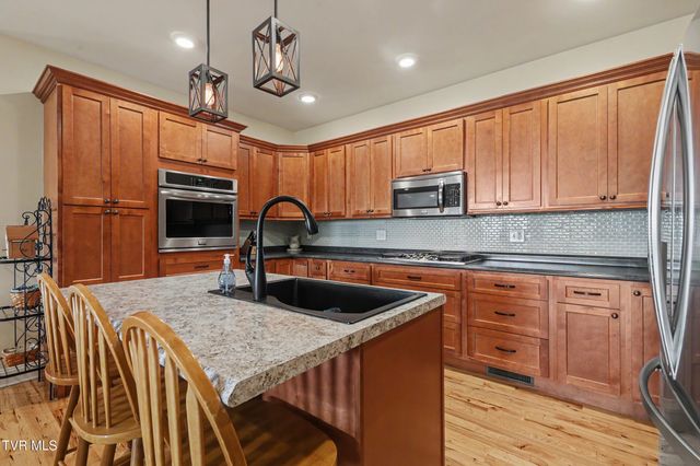 1090 Shell Road, Jonesborough, TN 37659
