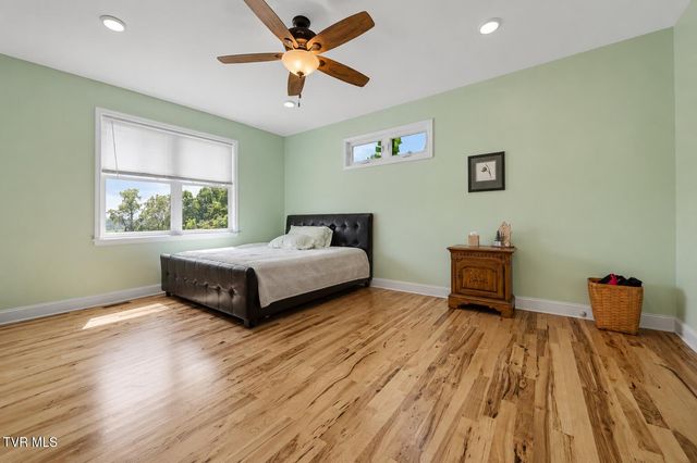 1090 Shell Road, Jonesborough, TN 37659