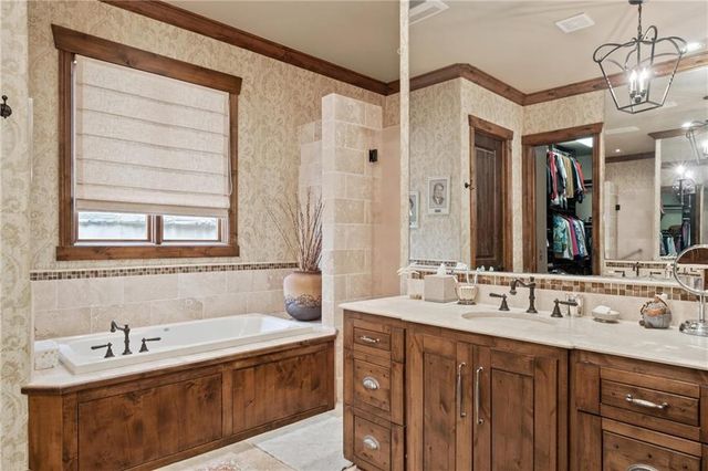 15820 Chapel Ridge Lane, Edmond, OK 73013