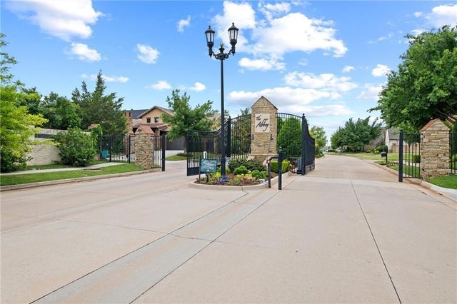 15820 Chapel Ridge Lane, Edmond, OK 73013