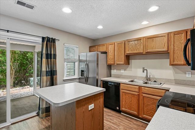 7948 Shadow Oak Drive, North Charleston, SC 29406