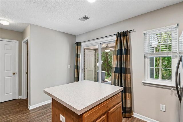 7948 Shadow Oak Drive, North Charleston, SC 29406