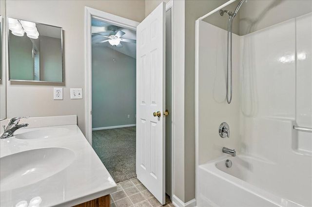 7948 Shadow Oak Drive, North Charleston, SC 29406