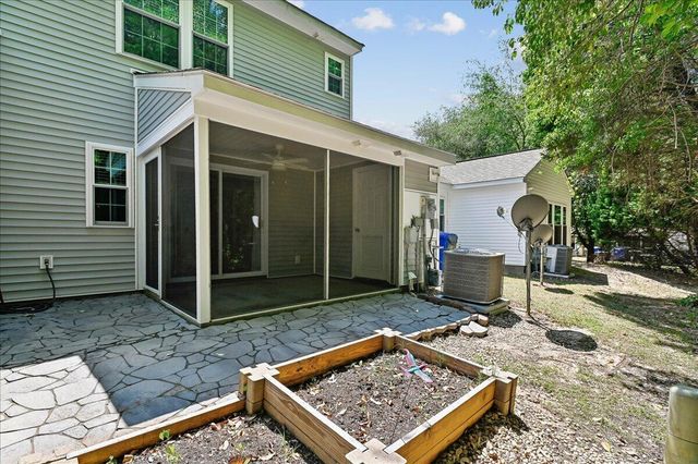 7948 Shadow Oak Drive, North Charleston, SC 29406