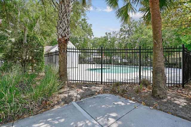 7948 Shadow Oak Drive, North Charleston, SC 29406