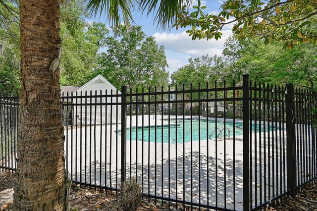 7948 Shadow Oak Drive, North Charleston, SC 29406