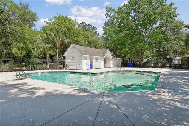 7948 Shadow Oak Drive, North Charleston, SC 29406