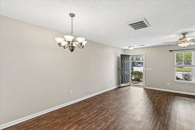 7948 Shadow Oak Drive, North Charleston, SC 29406