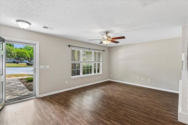 7948 Shadow Oak Drive, North Charleston, SC 29406