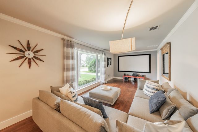 3249 Regent Drive, Dallas, TX 75229