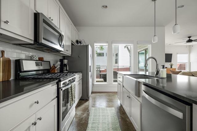 1160 Lott Ave A, Austin, TX 78721