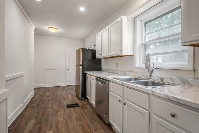 1054 Crosby Street, Grand Rapids, MI 49504