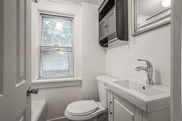 1054 Crosby Street, Grand Rapids, MI 49504