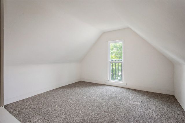 1054 Crosby Street, Grand Rapids, MI 49504