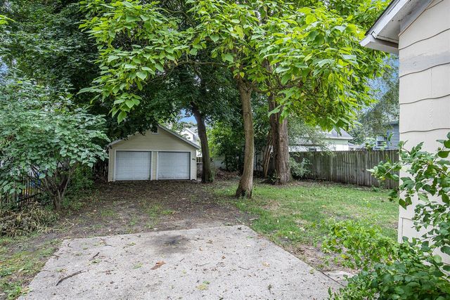 1054 Crosby Street, Grand Rapids, MI 49504