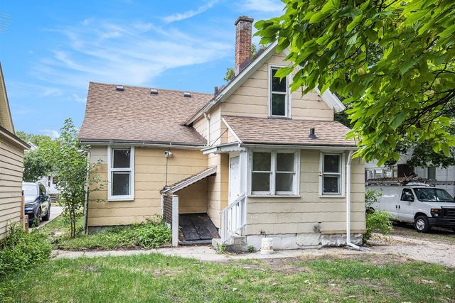 1054 Crosby Street, Grand Rapids, MI 49504