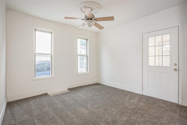 1054 Crosby Street, Grand Rapids, MI 49504