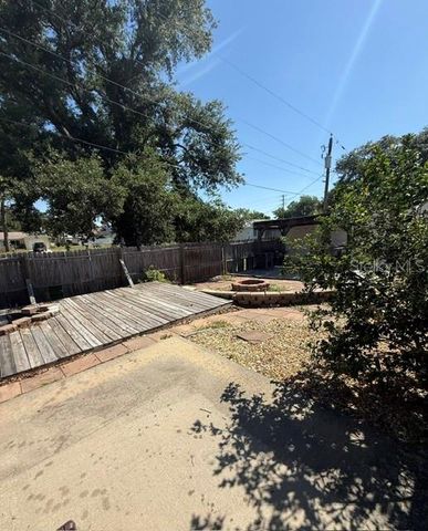 465 E SEMINOLE DRIVE, Venice, FL 34293