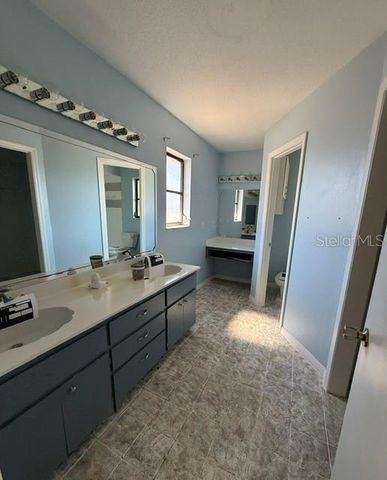 465 E SEMINOLE DRIVE, Venice, FL 34293