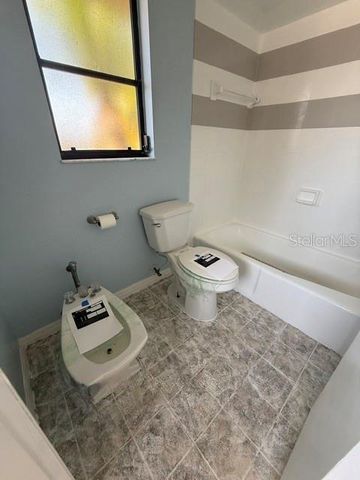 465 E SEMINOLE DRIVE, Venice, FL 34293