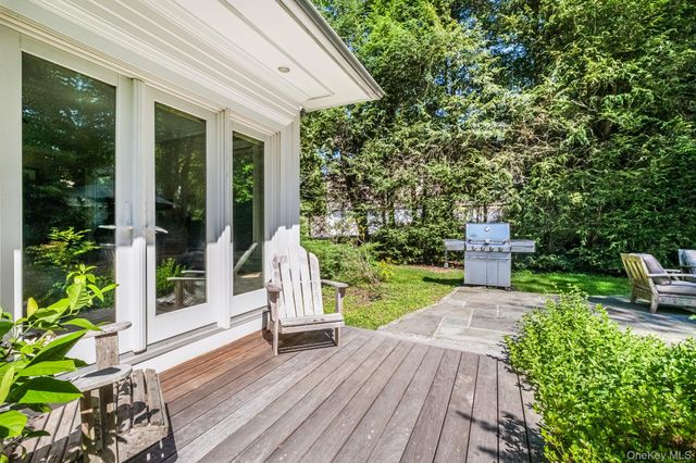 9 Thomas Lane, Scarsdale, NY 10583