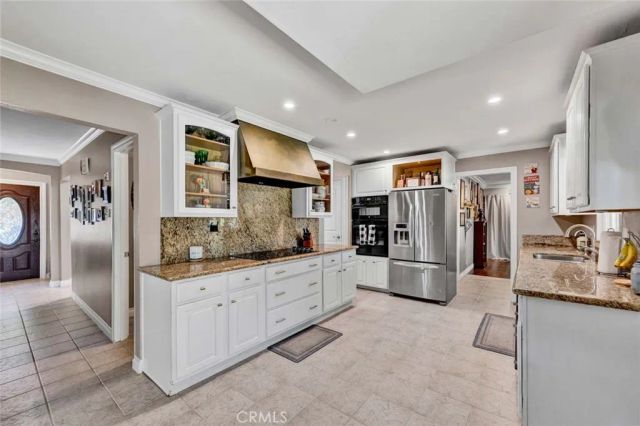2721 E Adams Avenue, Orange, CA 92867