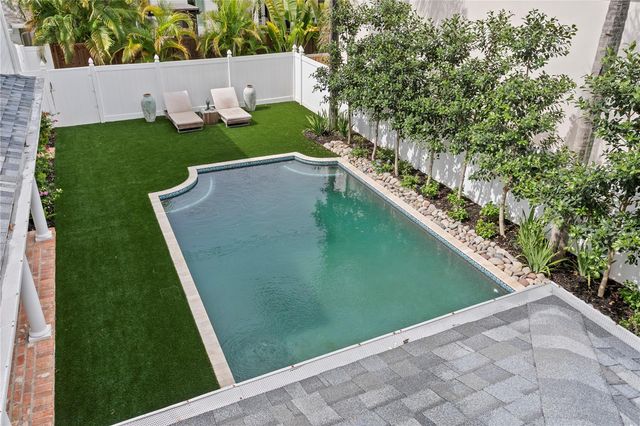 2523 W SUNSET DRIVE, Tampa, FL 33629