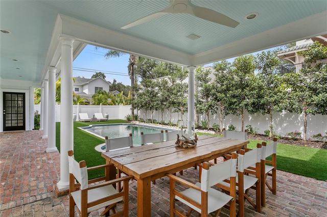 2523 W SUNSET DRIVE, Tampa, FL 33629