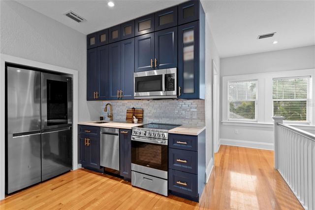 2523 W SUNSET DRIVE, Tampa, FL 33629