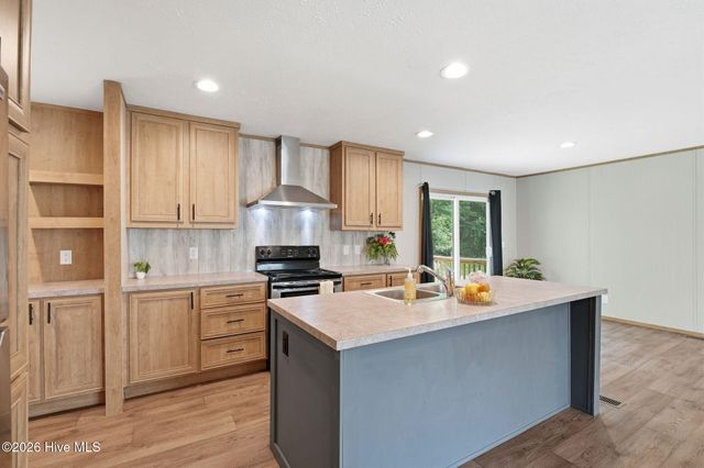 108 Pine Valley Lane, West End, NC 27376