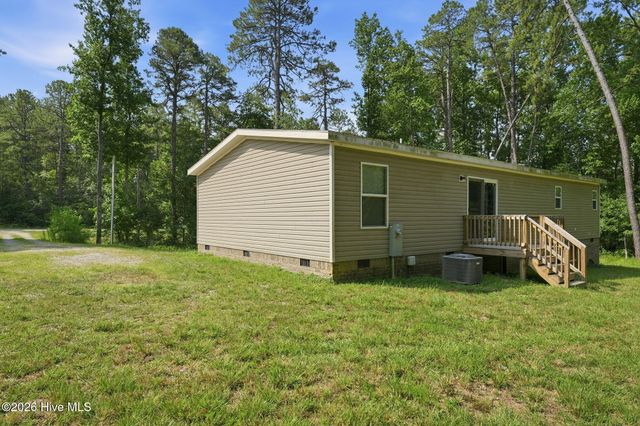 108 Pine Valley Lane, West End, NC 27376