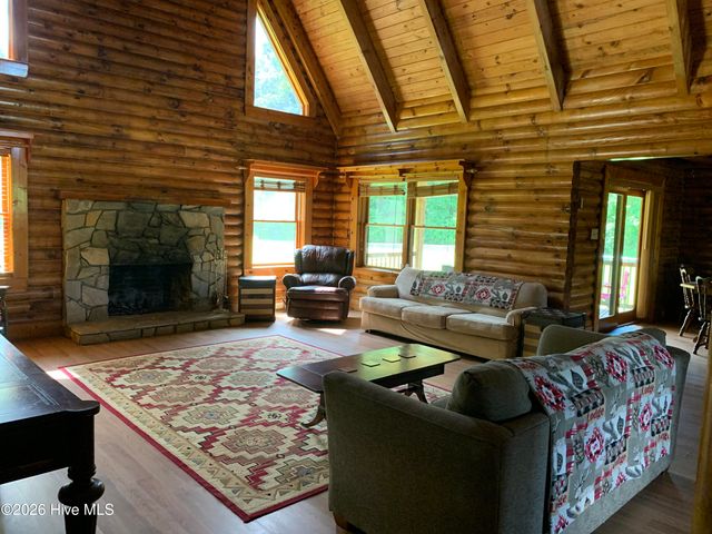 984 Mill Hole Road, Washington, NC 27889