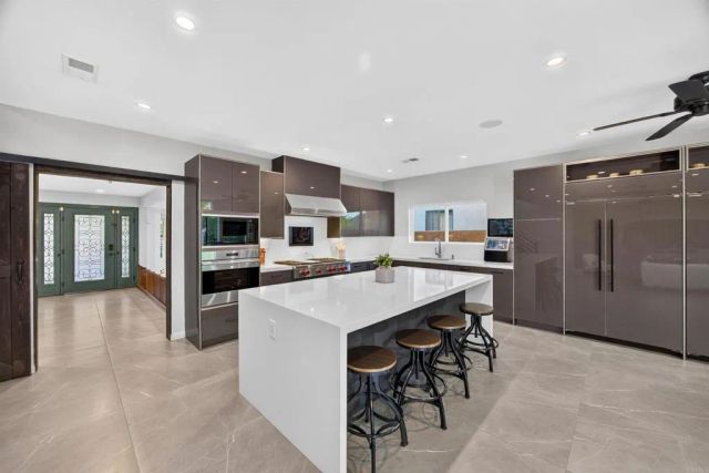 17892 Creciente Way, San Diego, CA 92127