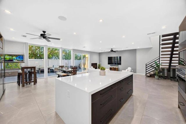 17892 Creciente Way, San Diego, CA 92127